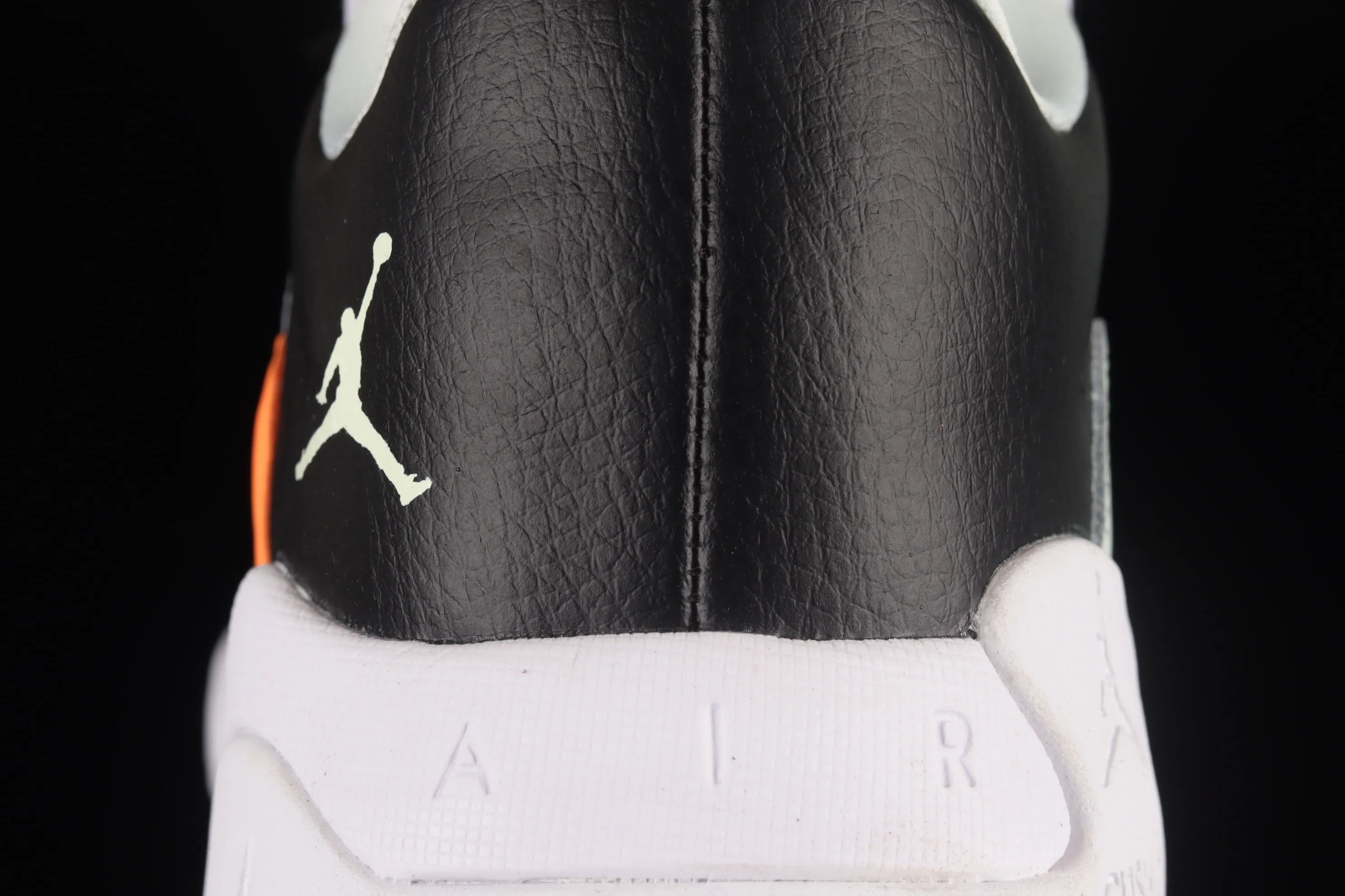 All categories Air Jordan Jordan series basketball shoes Air Jordan 11 Air Jordan 11 CMFT Low AJ11 Joe 11 white black green low-top anti-slip shock-absorbing basketball shoes CW0784-300